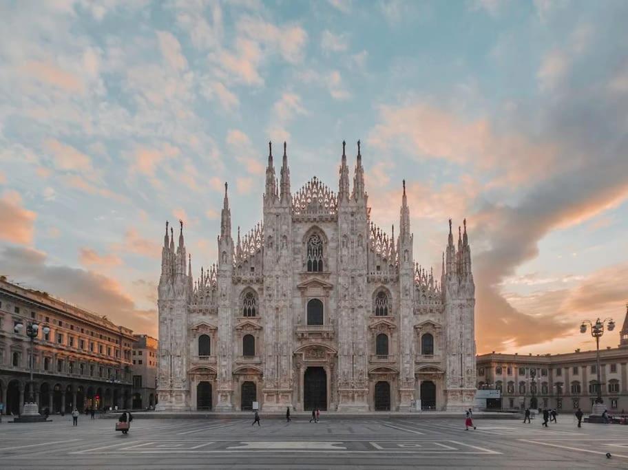 10' From Malpensa Casa Moderna, Netflix & Wi-Fi Lejlighed Casorate Sempione Eksteriør billede