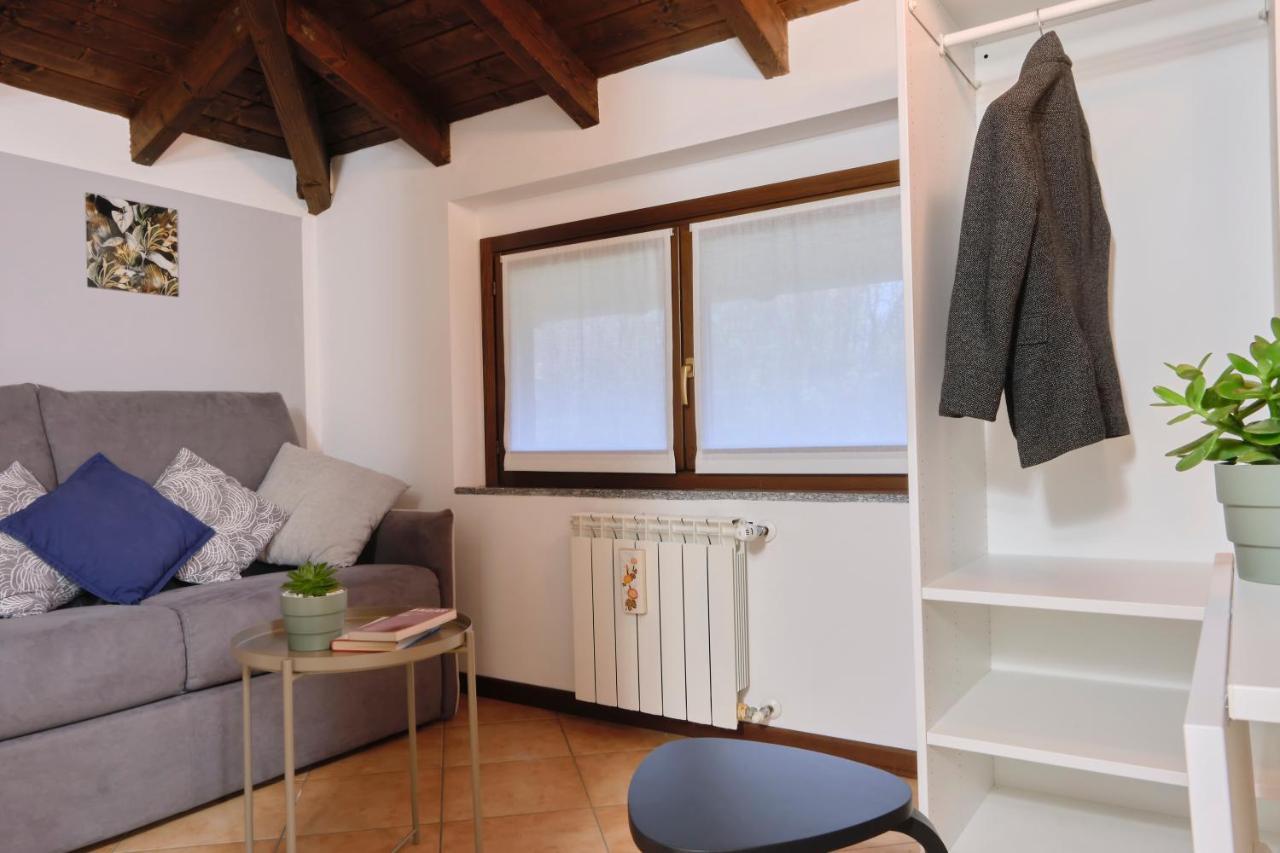 10' From Malpensa Casa Moderna, Netflix & Wi-Fi Lejlighed Casorate Sempione Eksteriør billede